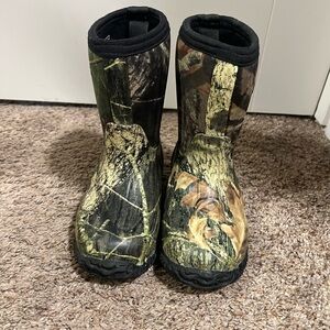 Bogs Kids' Green and Brown Camouflage Boots